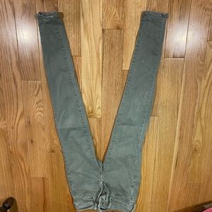 American Eagle Olive green skinny stretchy Jean